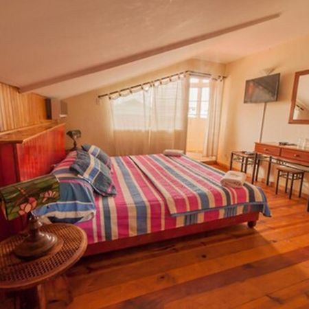 Hotel Posada Los Delfines Bocas del Toro Buitenkant foto