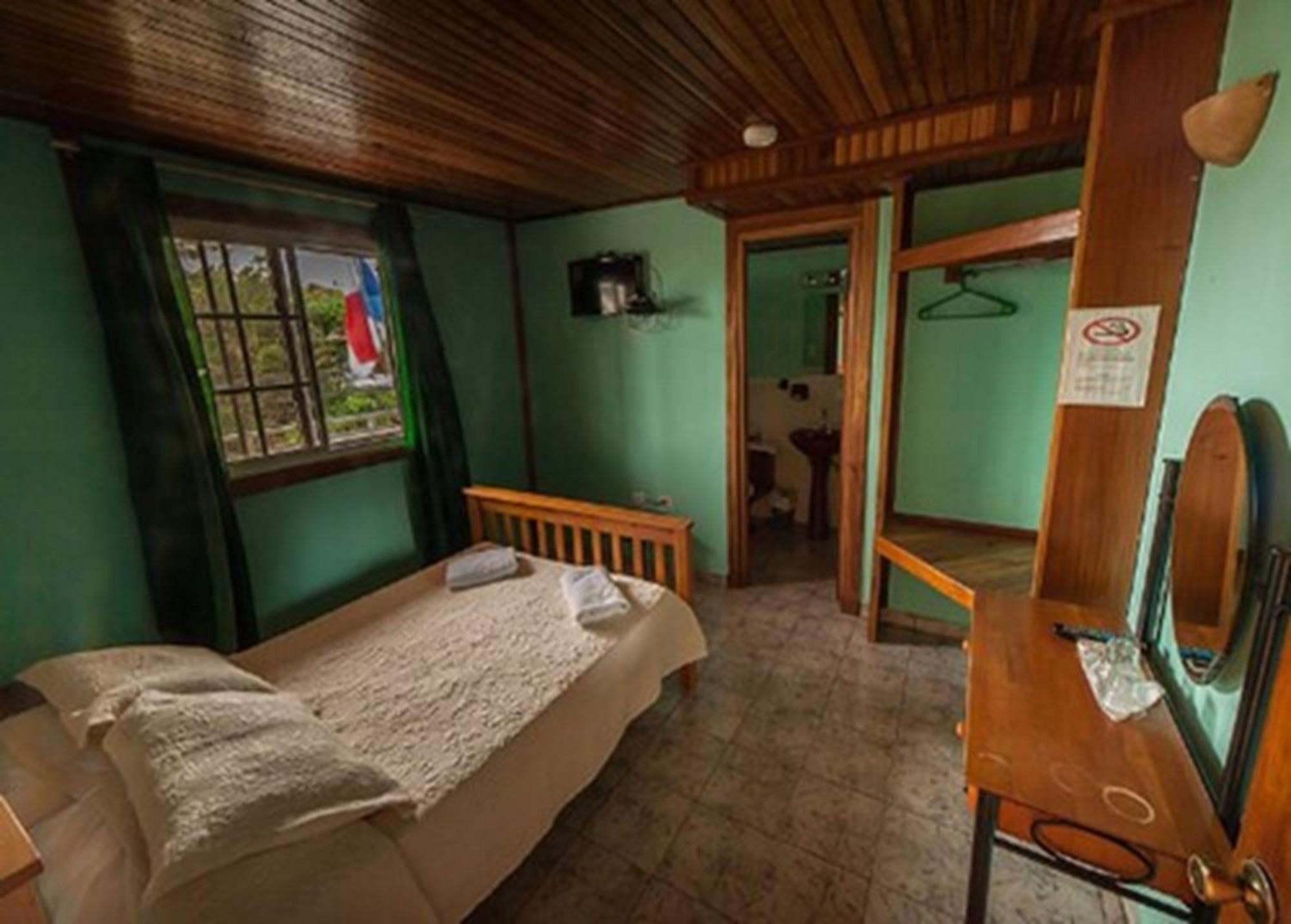 Hotel Posada Los Delfines Bocas del Toro Buitenkant foto