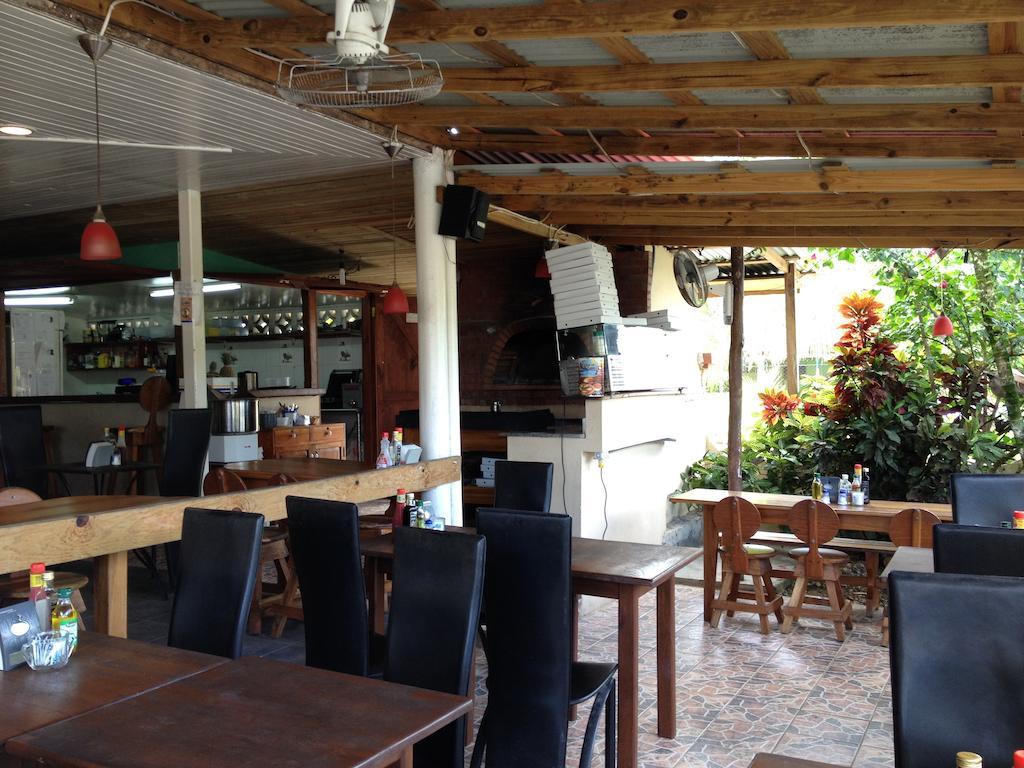 Hotel Posada Los Delfines Bocas del Toro Buitenkant foto